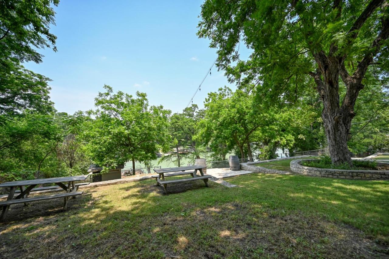 Luxury Lakefront Oasis With Boat Dock-Firepit McQueeney Eksteriør bilde