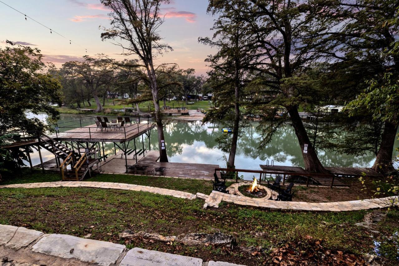 Luxury Lakefront Oasis With Boat Dock-Firepit McQueeney Eksteriør bilde