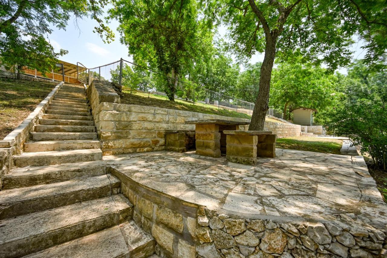Luxury Lakefront Oasis With Boat Dock-Firepit McQueeney Eksteriør bilde